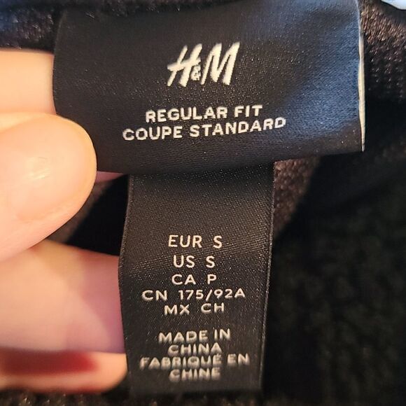 H&M SpongeBob "Patrick" Sweater!!  - Picture 8 of 11